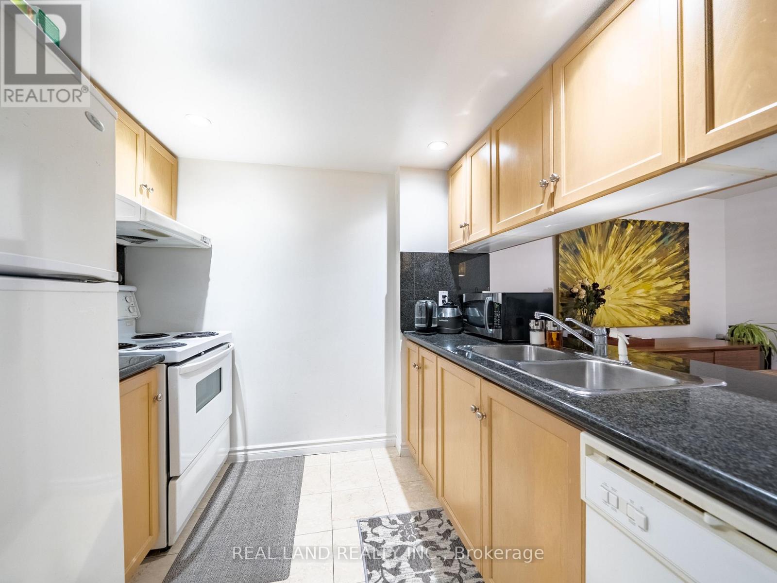 1221 - 168 Simcoe Street, Toronto, Ontario  M5H 4C9 - Photo 5 - C12912640