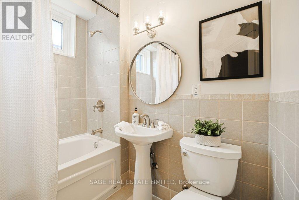 124 Langley Avenue, Toronto, Ontario  M4K 1B5 - Photo 18 - E12912630