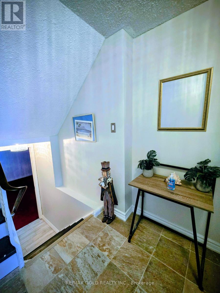 26 - 7707 Darcel Avenue, Mississauga, Ontario  L4T 3W9 - Photo 4 - W12854602