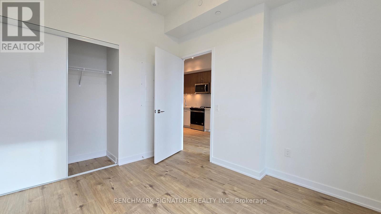 207 - 500 Plains Road E, Burlington, Ontario  L7T 2E1 - Photo 14 - W12912582