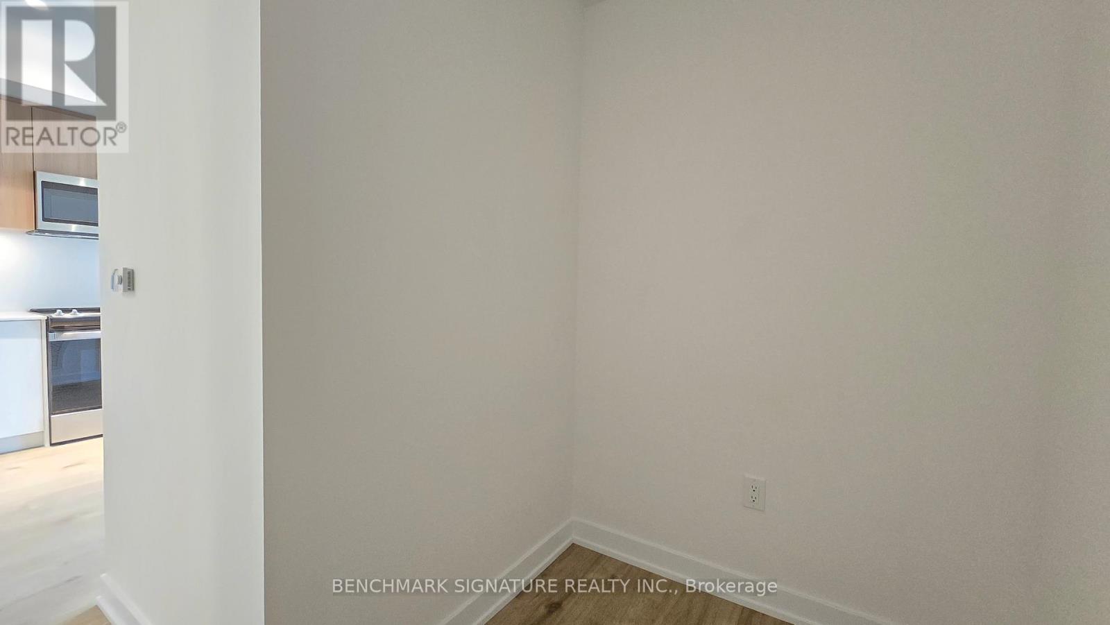 207 - 500 Plains Road E, Burlington, Ontario  L7T 2E1 - Photo 19 - W12912582