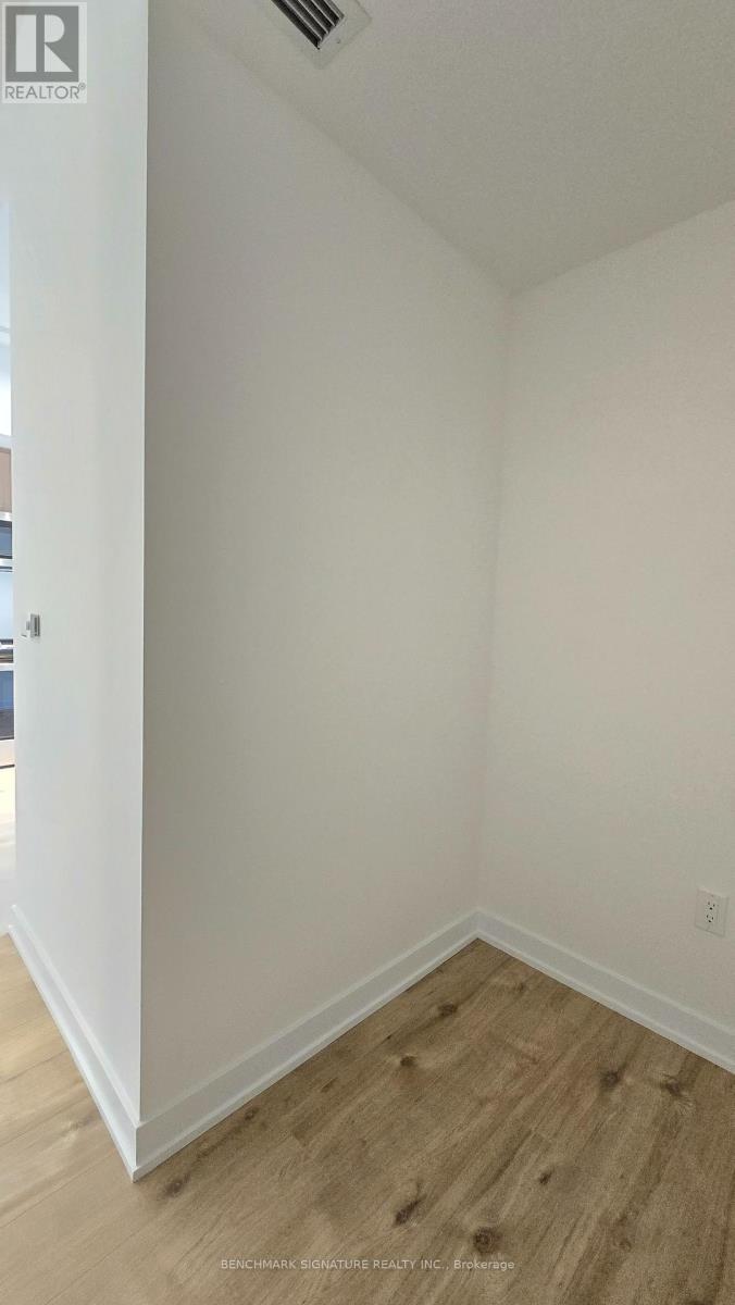 207 - 500 Plains Road E, Burlington, Ontario  L7T 2E1 - Photo 20 - W12912582