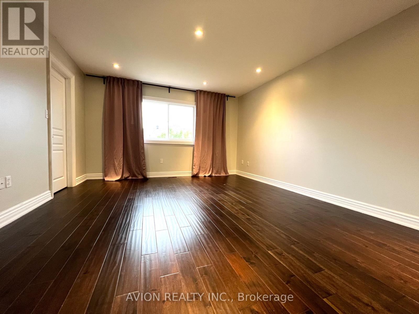 2293 Crestmont Drive, Oakville, Ontario  L6M 5J5 - Photo 11 - W12912590