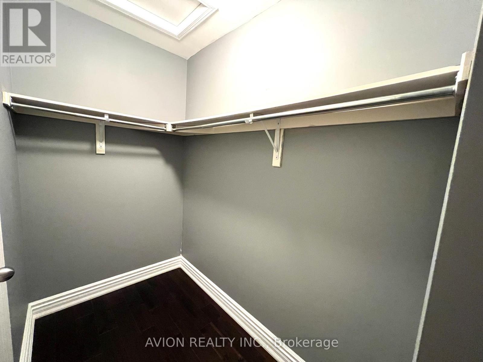 2293 Crestmont Drive, Oakville, Ontario  L6M 5J5 - Photo 13 - W12912590