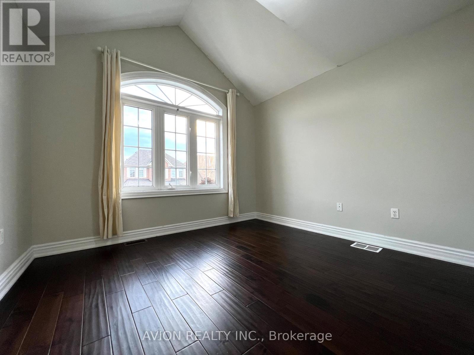 2293 Crestmont Drive, Oakville, Ontario  L6M 5J5 - Photo 14 - W12912590