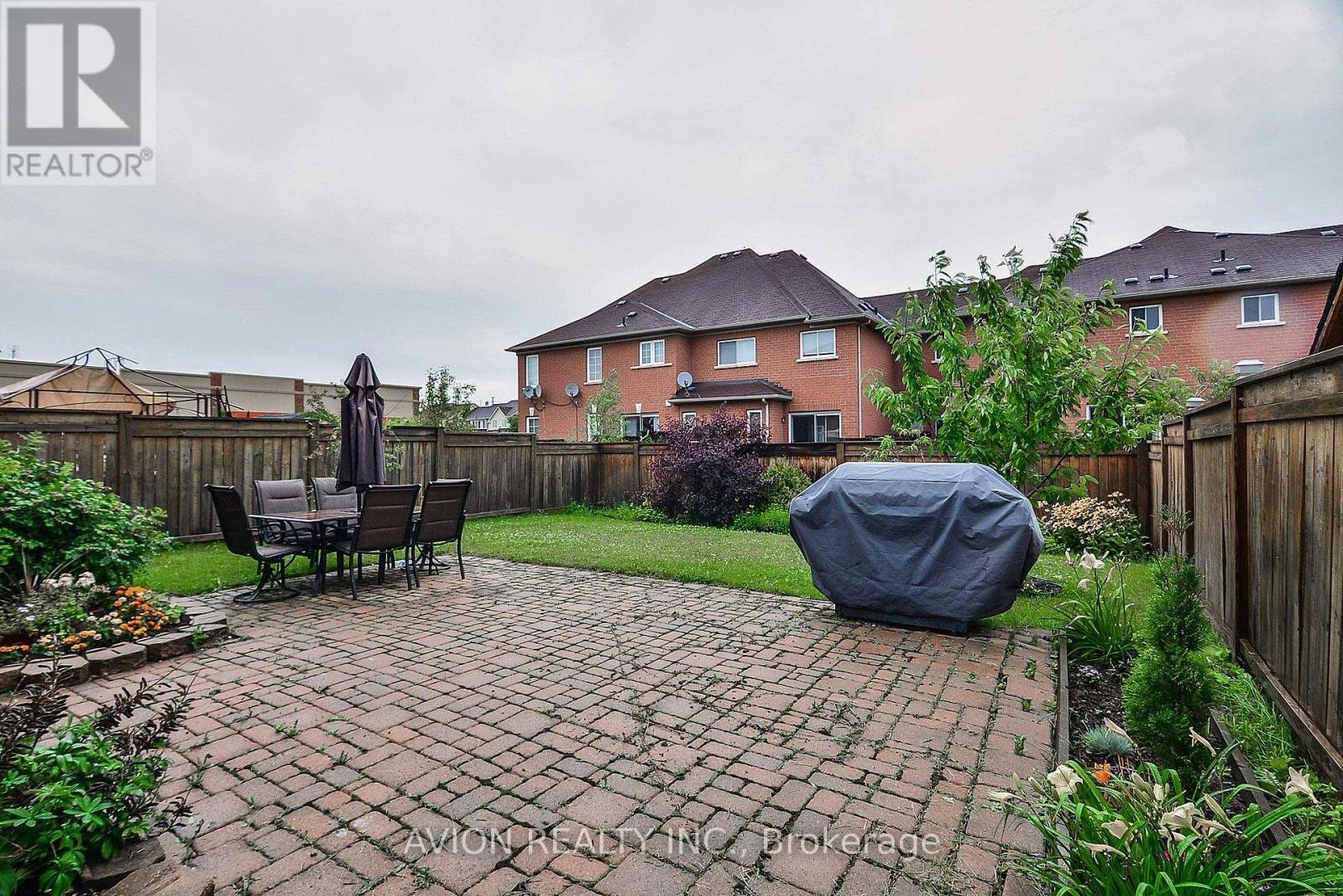 2293 Crestmont Drive, Oakville, Ontario  L6M 5J5 - Photo 18 - W12912590