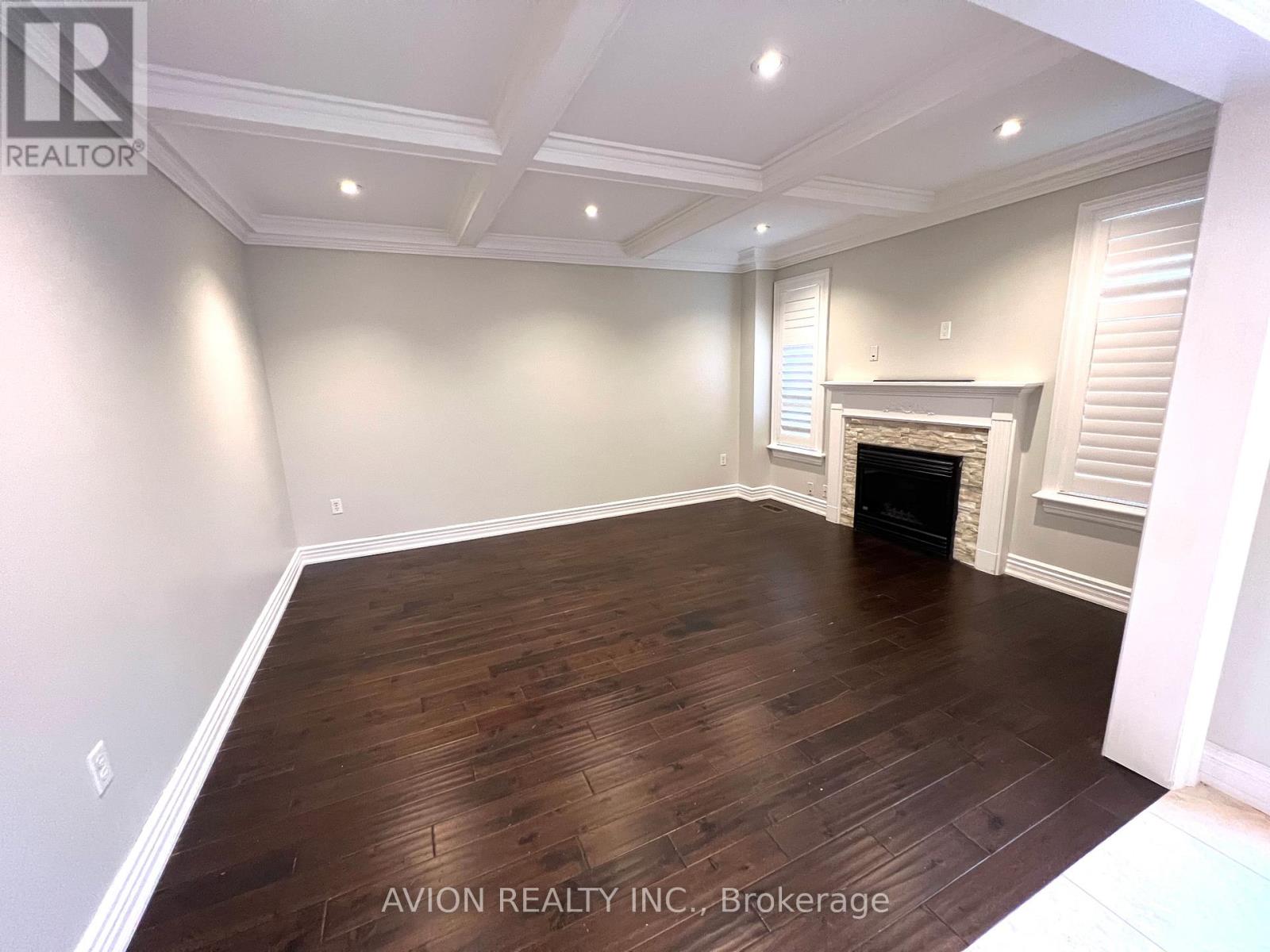 2293 Crestmont Drive, Oakville, Ontario  L6M 5J5 - Photo 6 - W12912590