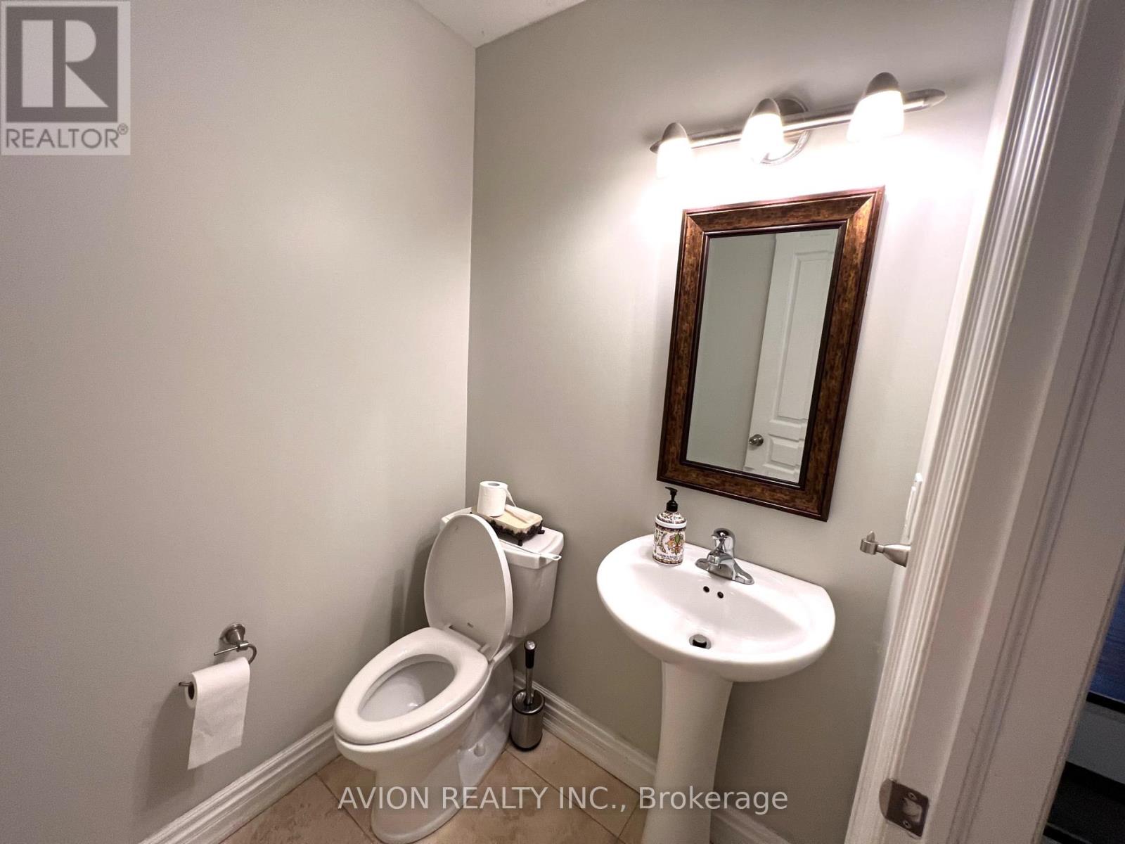 2293 Crestmont Drive, Oakville, Ontario  L6M 5J5 - Photo 9 - W12912590