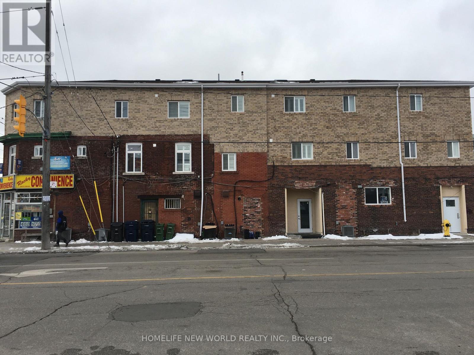 202 - 2466 St Clair Avenue W, Toronto, Ontario  M6N 1L3 - Photo 4 - W12912624