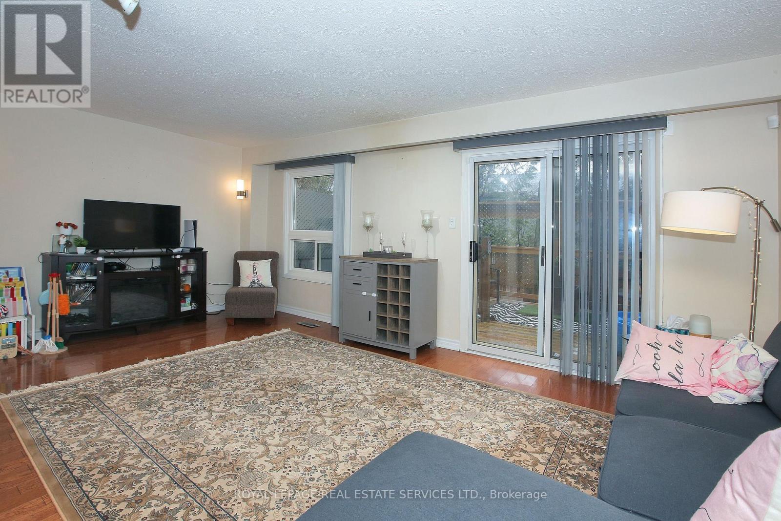 117 - 60 Hanson Road, Mississauga, Ontario  L5B 2P6 - Photo 10 - W12912626