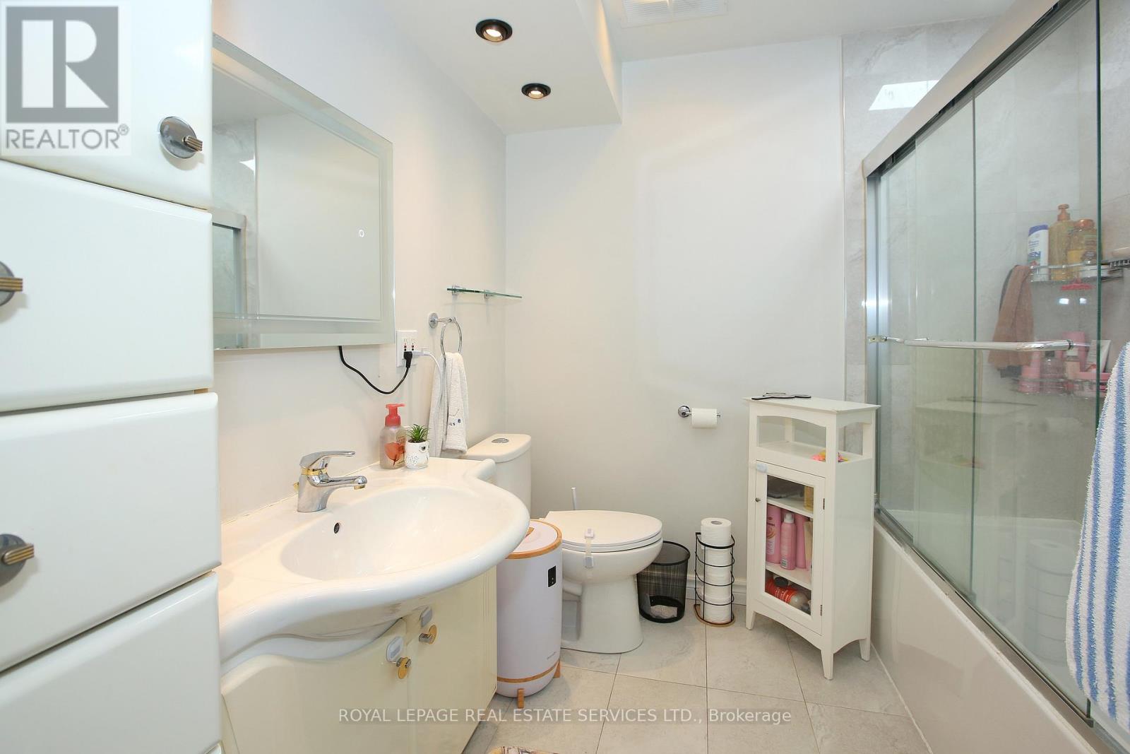 117 - 60 Hanson Road, Mississauga, Ontario  L5B 2P6 - Photo 20 - W12912626