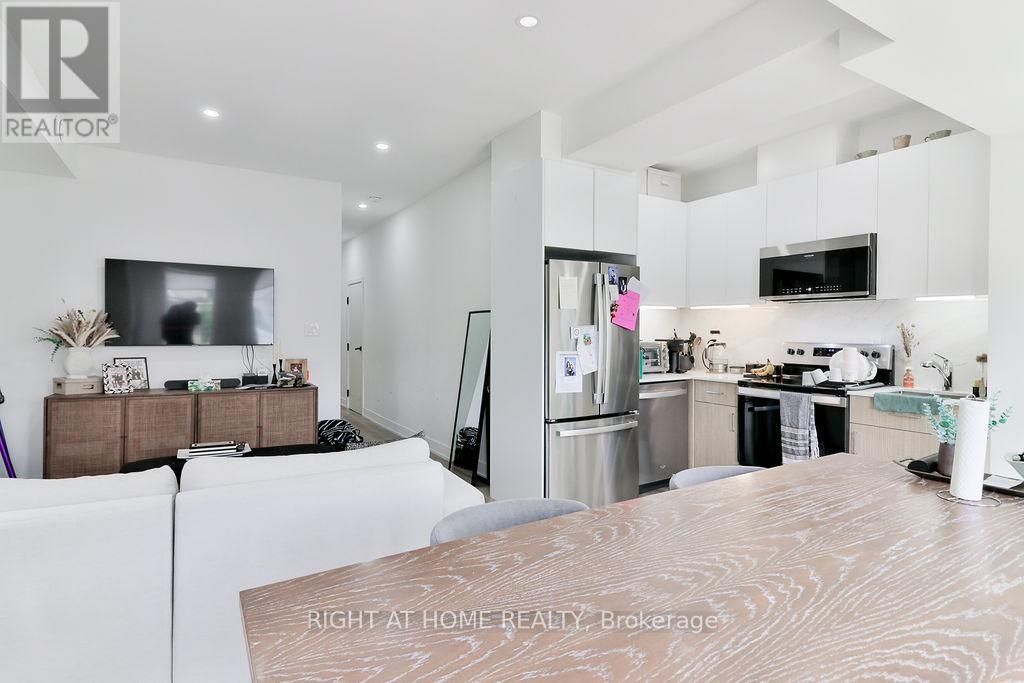 45 Brock Avenue, Toronto, Ontario  M6K 2K9 - Photo 14 - W12912646