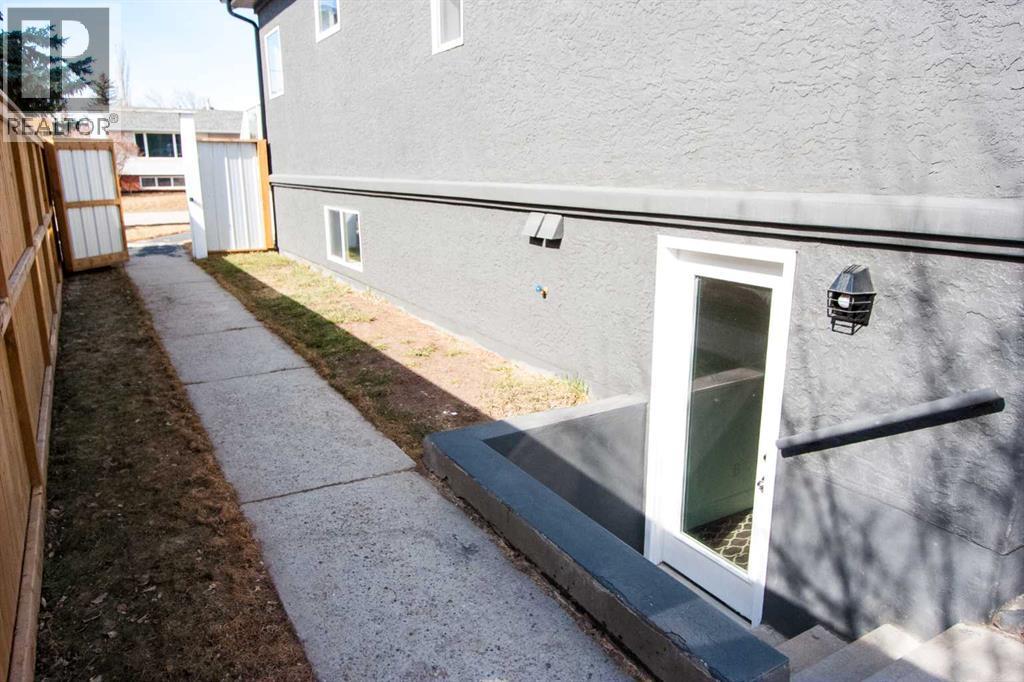 1629 Athabasca Street, Crossfield, Alberta  T0M 0S0 - Photo 5 - A2286589