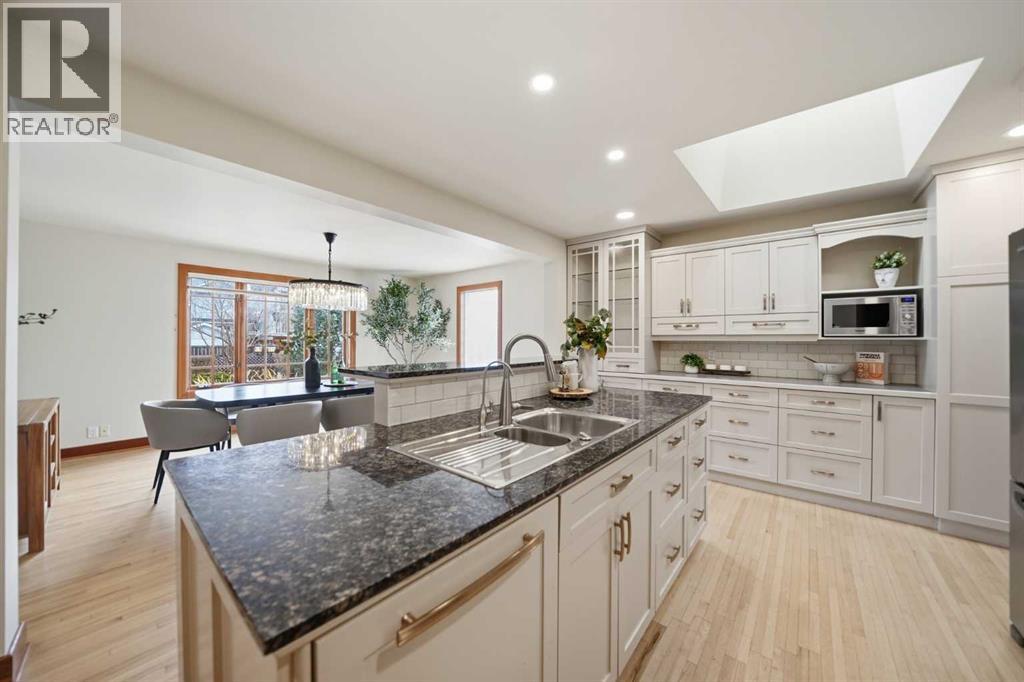 2208 31 Street Sw, Calgary, Alberta  T3E 2N4 - Photo 7 - A2289567