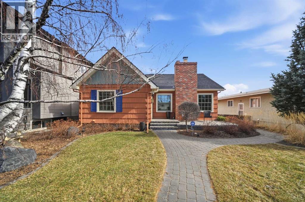 2208 31 Street Sw, Calgary, Alberta  T3E 2N4 - Photo 2 - A2289567