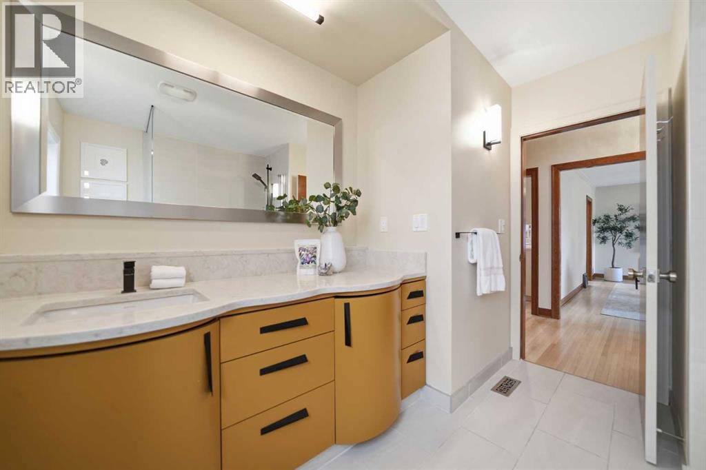 2208 31 Street Sw, Calgary, Alberta  T3E 2N4 - Photo 20 - A2289567