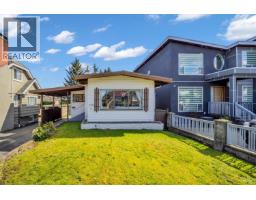 <div class="price">$1,688,000</div> 7750 15th Avenue, Burnaby<br><div style="margin-bottom:8px;"><small>Royal LePage Sussex</small></div><div class='bed_bath'>4 Bed | 2 Bath</div>