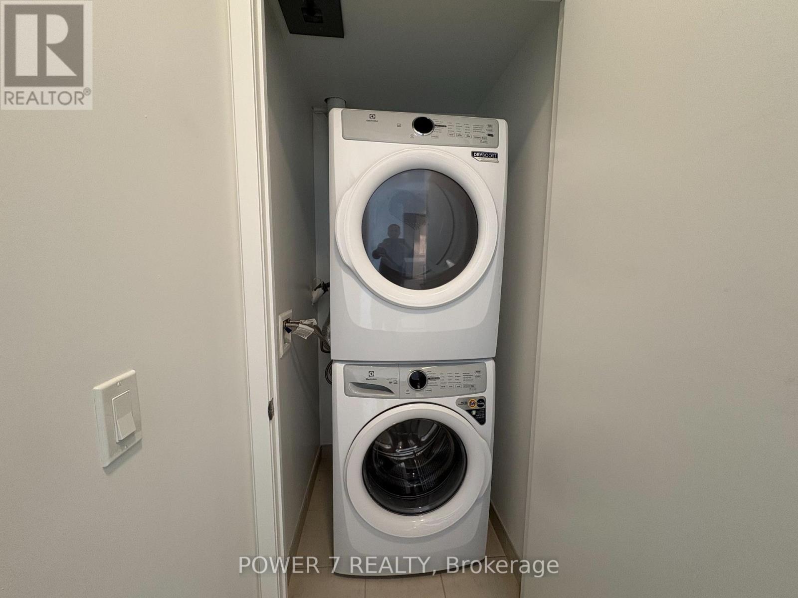 D112 - 8 Beverley Glen Boulevard N, Vaughan, Ontario  L4J 0L5 - Photo 12 - N12912652