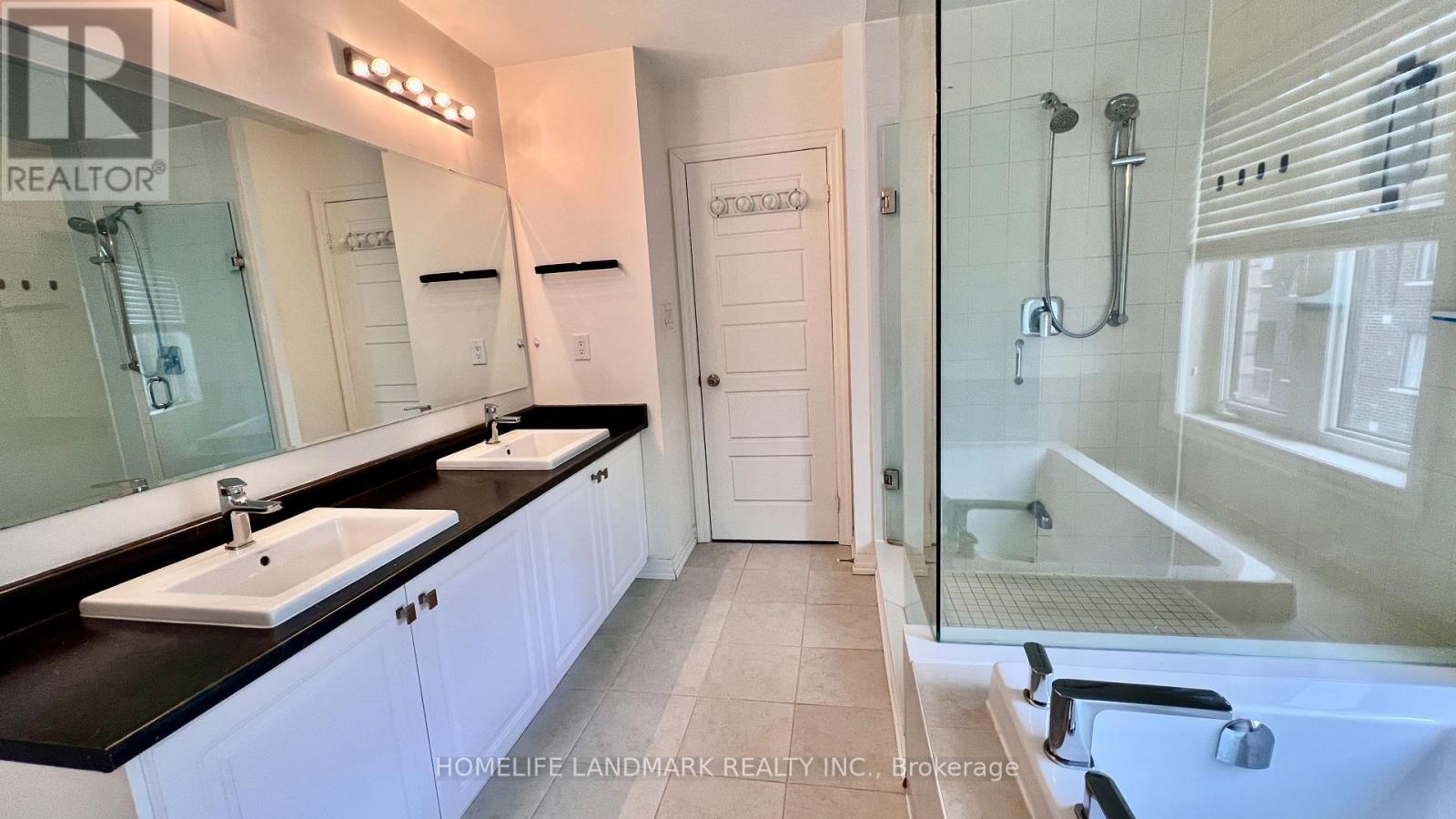 83 Tango Crescent, Newmarket, Ontario  L3X 0K4 - Photo 10 - N12912666