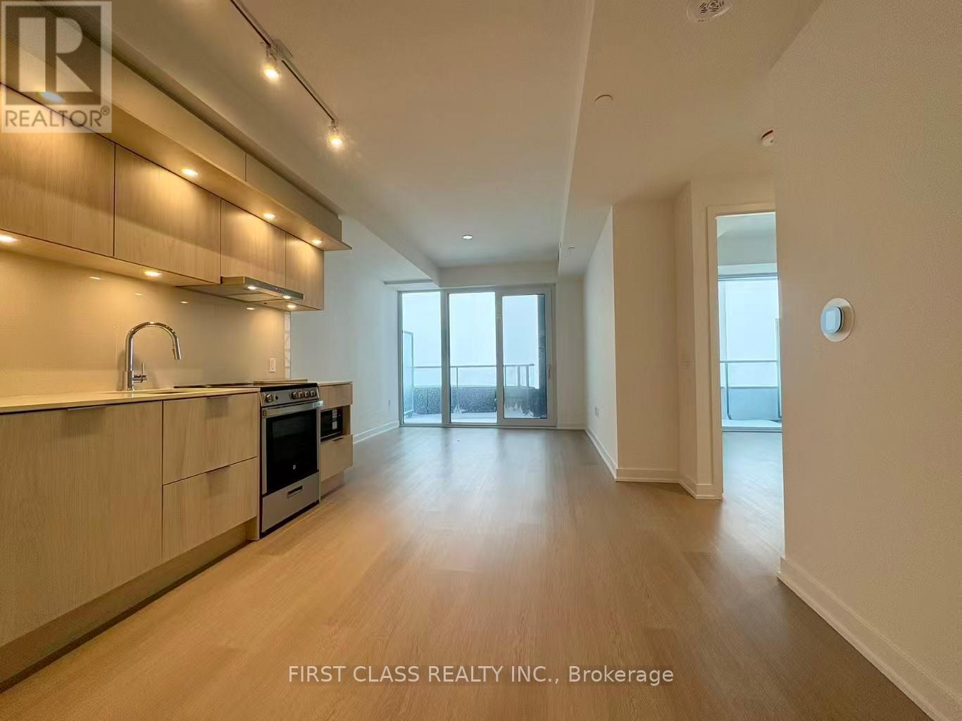 2210 - 448 Burnhamthorpe Road W, Mississauga, Ontario  L5B 0R4 - Photo 2 - W12912660