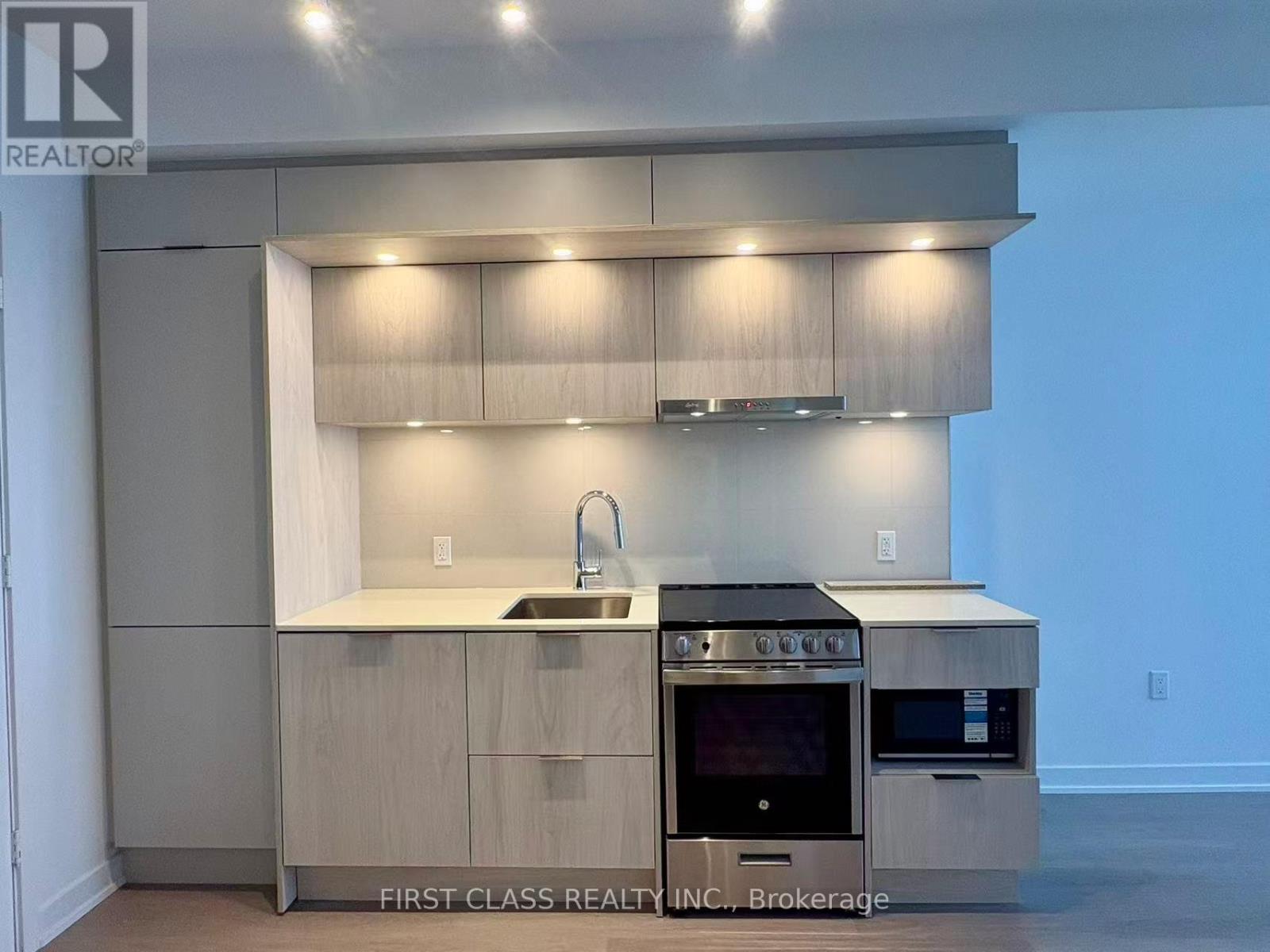 2210 - 448 Burnhamthorpe Road W, Mississauga, Ontario  L5B 0R4 - Photo 5 - W12912660