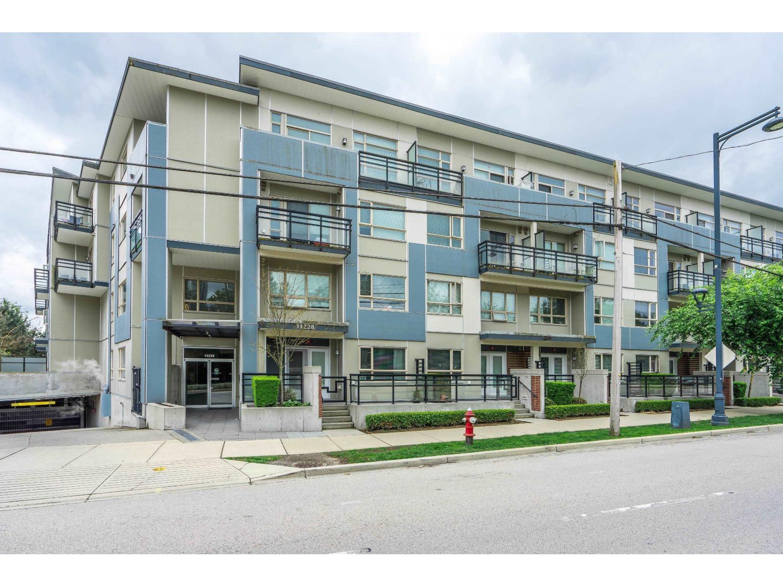 301 13228 Old Yale Road, Surrey, British Columbia  V3T 0K3 - Photo 2 - R3085383