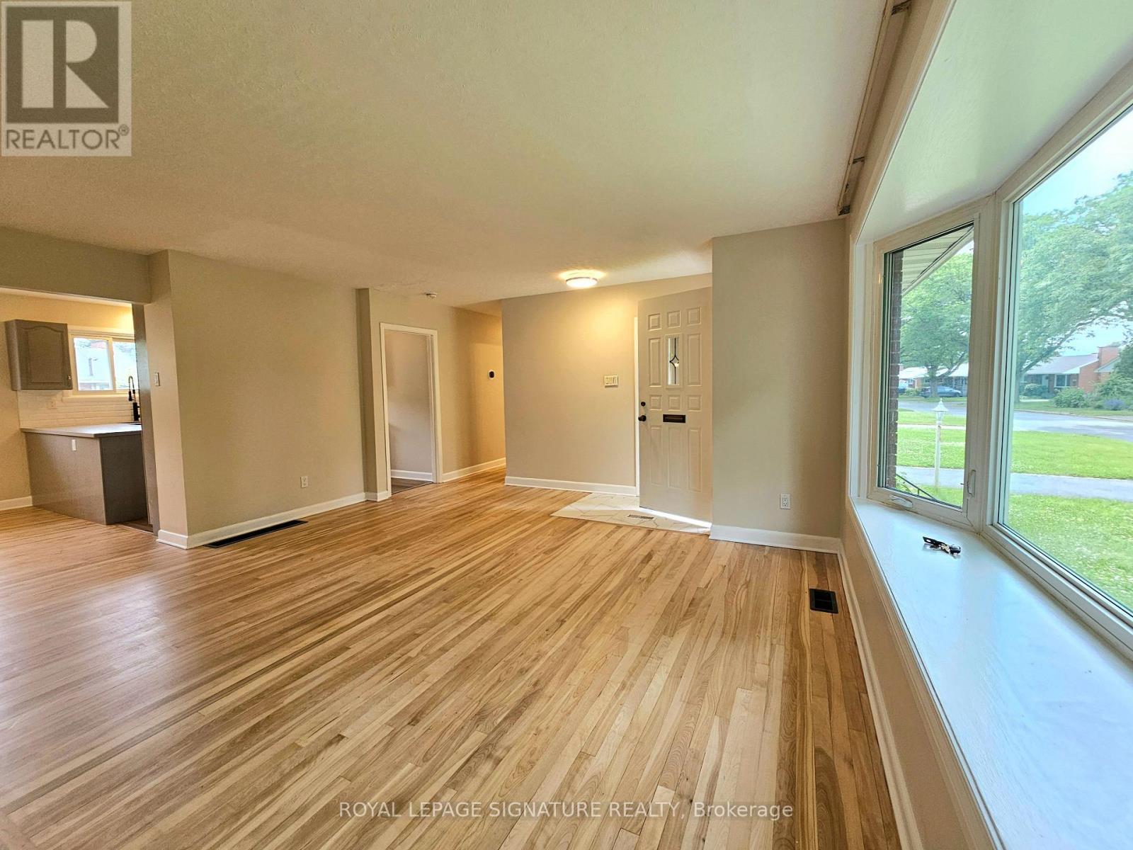 Main - 2368 Drury Lane, Ottawa, Ontario  K2C 1G5 - Photo 6 - X12907440