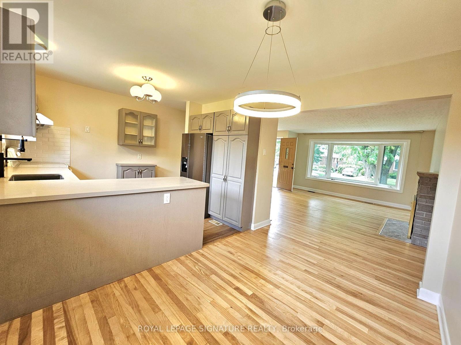 Main - 2368 Drury Lane, Ottawa, Ontario  K2C 1G5 - Photo 3 - X12907440