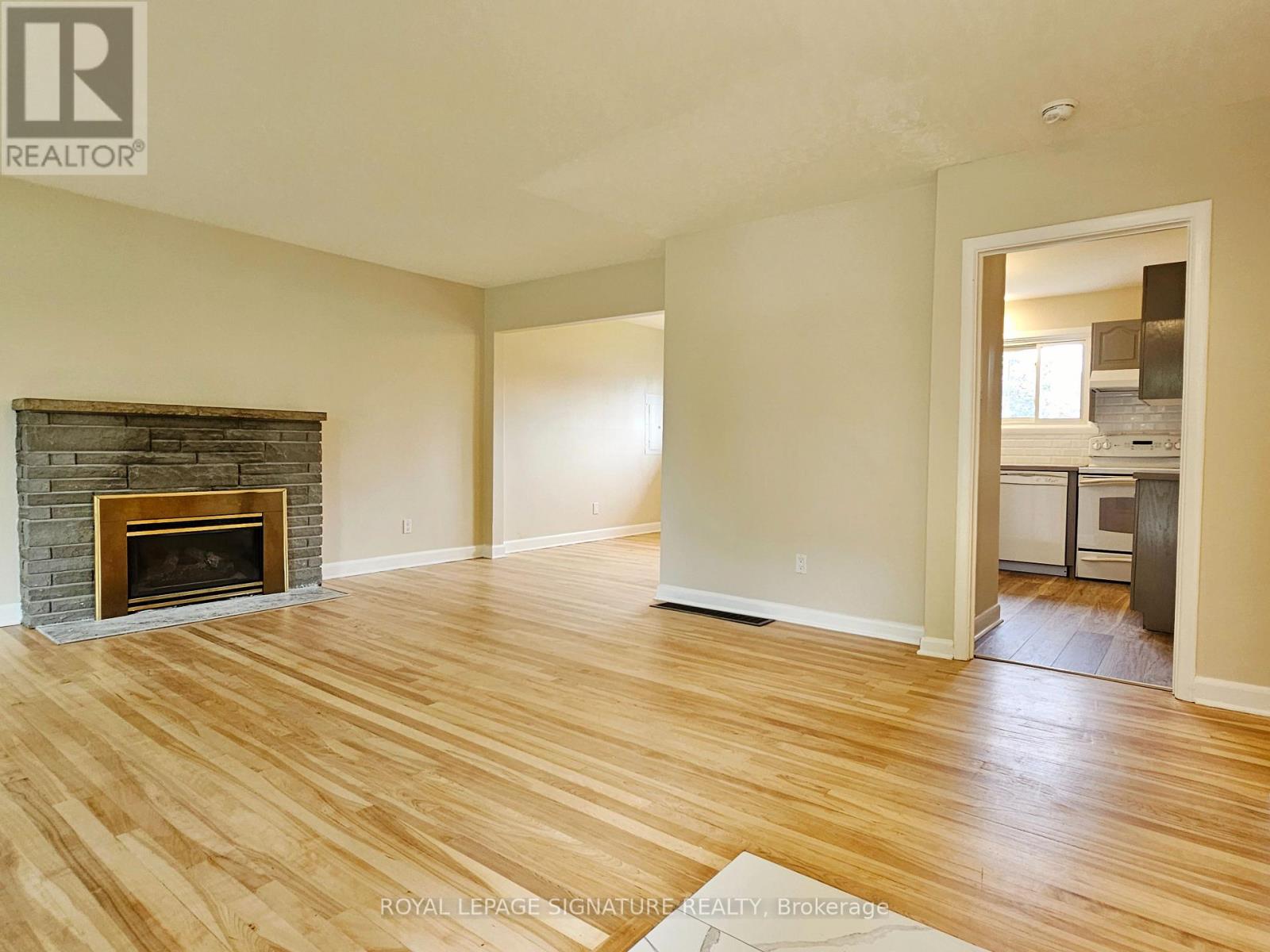 Main - 2368 Drury Lane, Ottawa, Ontario  K2C 1G5 - Photo 9 - X12907440