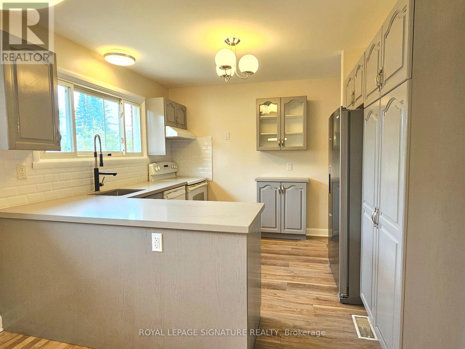 Main - 2368 Drury Lane, Ottawa, Ontario  K2C 1G5 - Photo 4 - X12907440