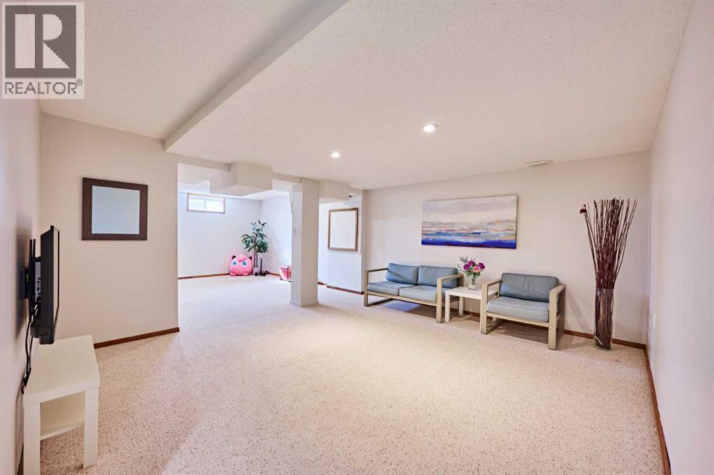 15 Hawkbury Close Nw, Calgary, Alberta  T3G 3N2 - Photo 35 - A2275652