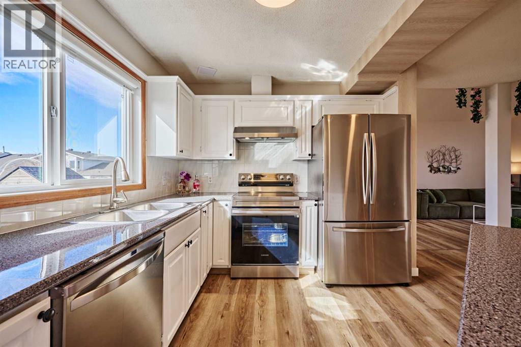 15 Hawkbury Close Nw, Calgary, Alberta  T3G 3N2 - Photo 19 - A2275652