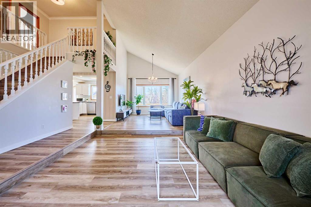 15 Hawkbury Close Nw, Calgary, Alberta  T3G 3N2 - Photo 8 - A2275652