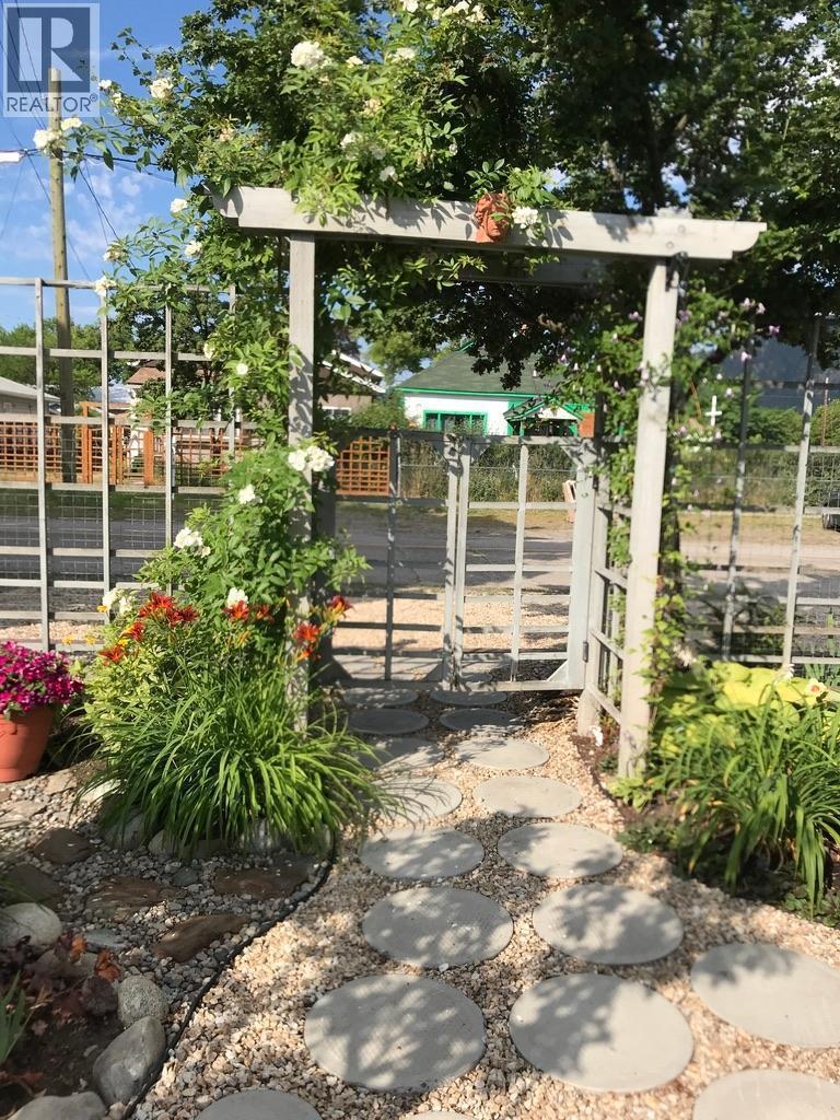 7298 18th Street, Grand Forks, British Columbia  V0H 1H0 - Photo 53 - 10371492