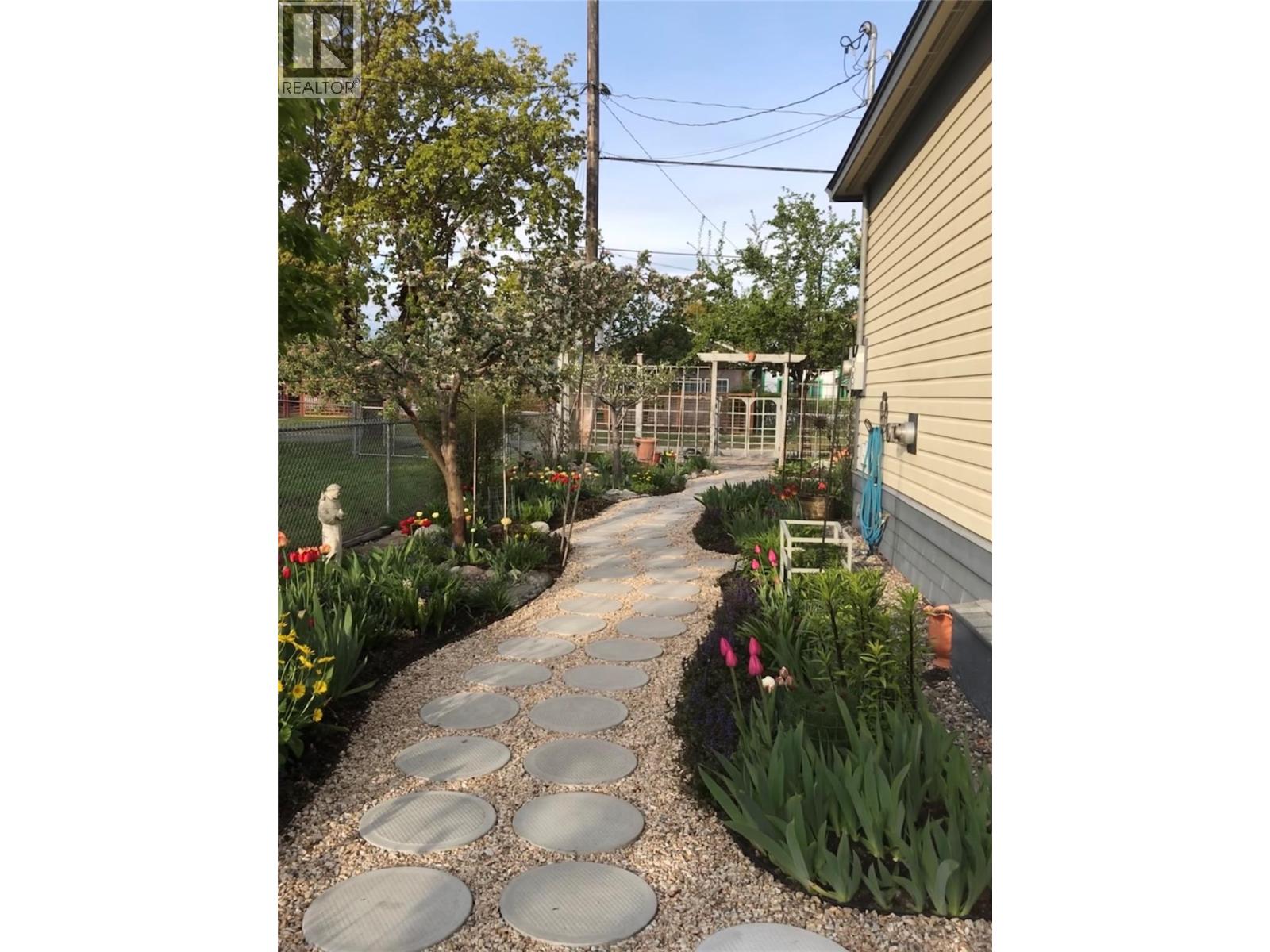 7298 18th Street, Grand Forks, British Columbia  V0H 1H0 - Photo 39 - 10371492