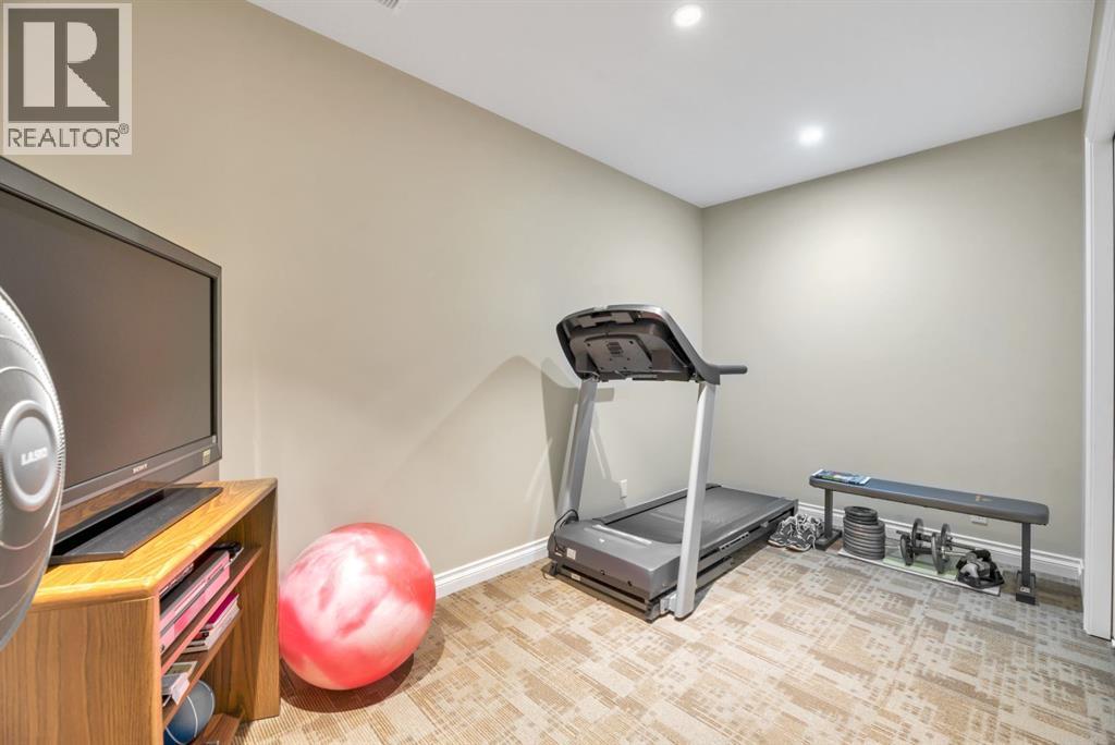 32 Everhollow Crescent Sw, Calgary, Alberta  T2Y 5H3 - Photo 44 - A2295391