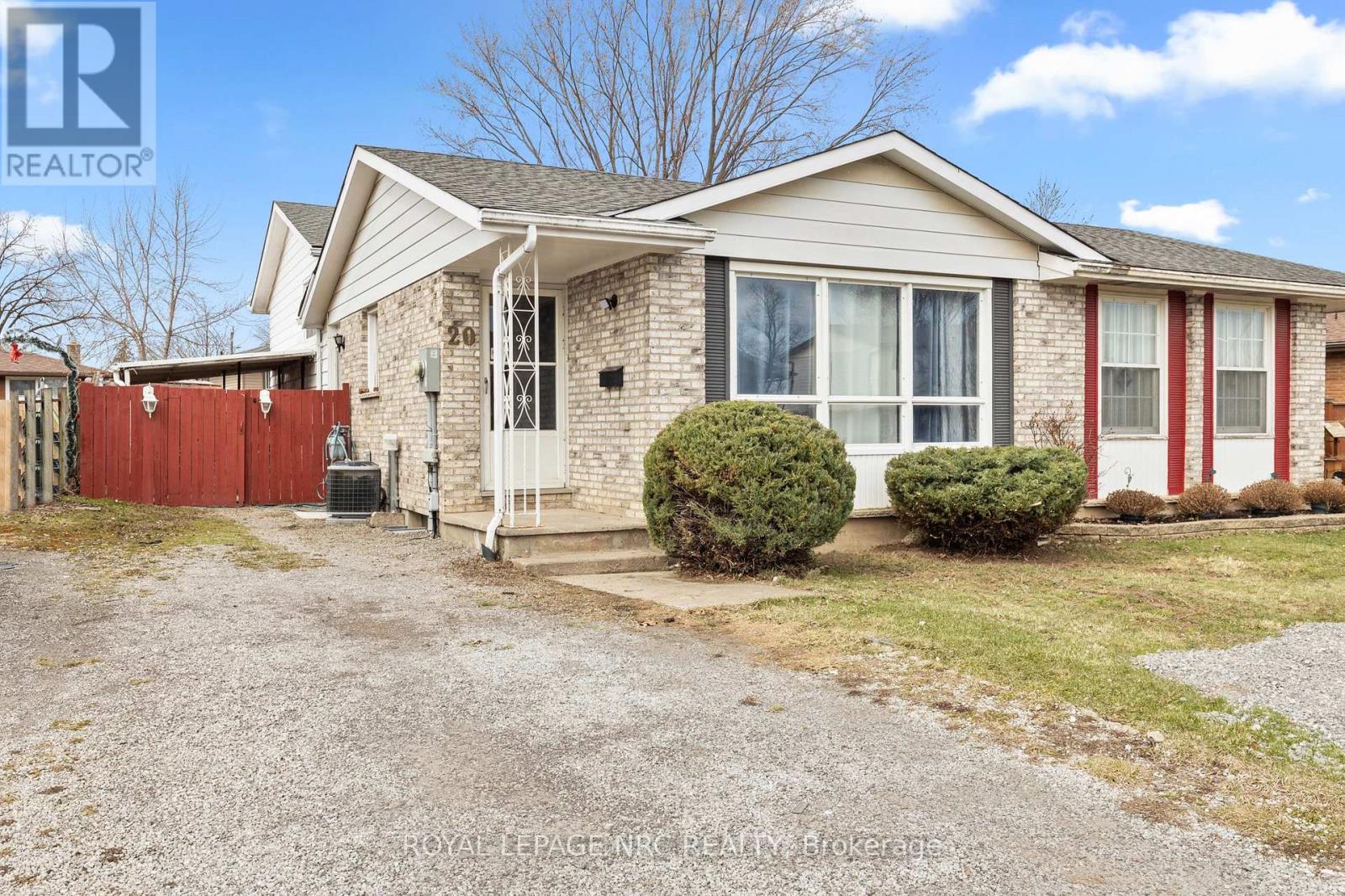 20 Canterbury Drive, St. Catharines, Ontario  L2P 3M7 - Photo 2 - X12912684