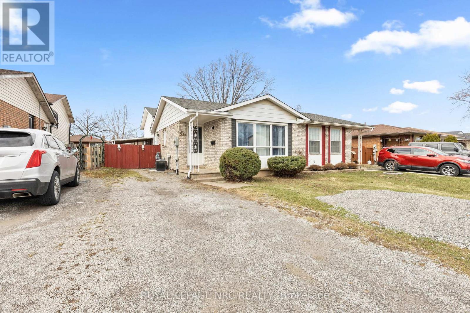 20 Canterbury Drive, St. Catharines, Ontario  L2P 3M7 - Photo 3 - X12912684