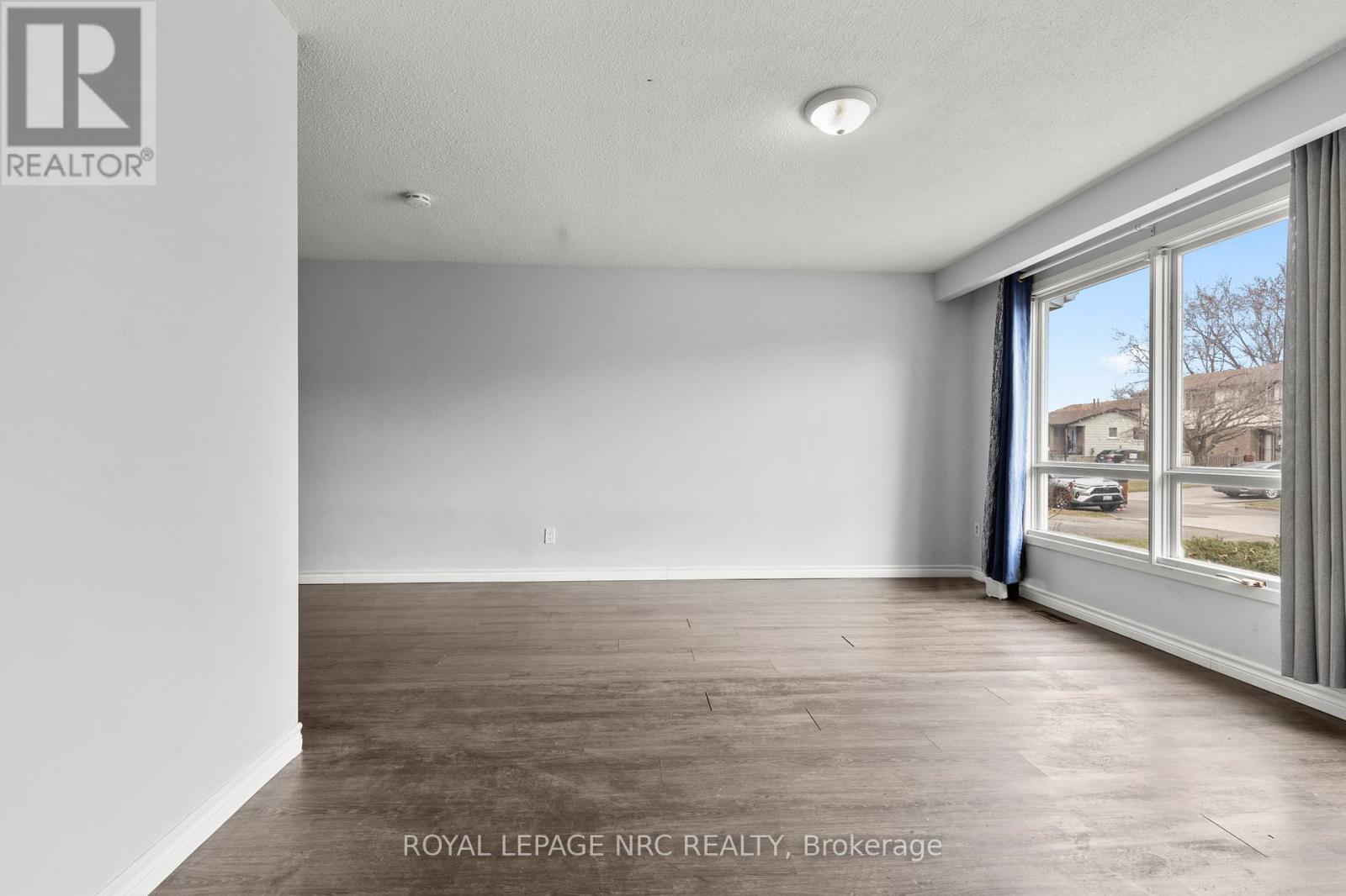 20 Canterbury Drive, St. Catharines, Ontario  L2P 3M7 - Photo 7 - X12912684