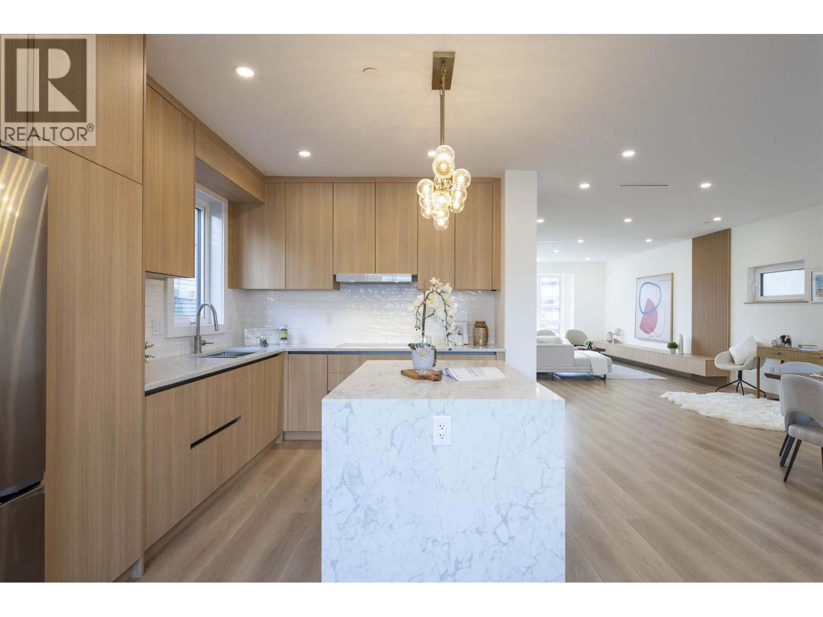 7 N Howard Avenue, Burnaby, British Columbia  V5B 1J6 - Photo 12 - R3102452