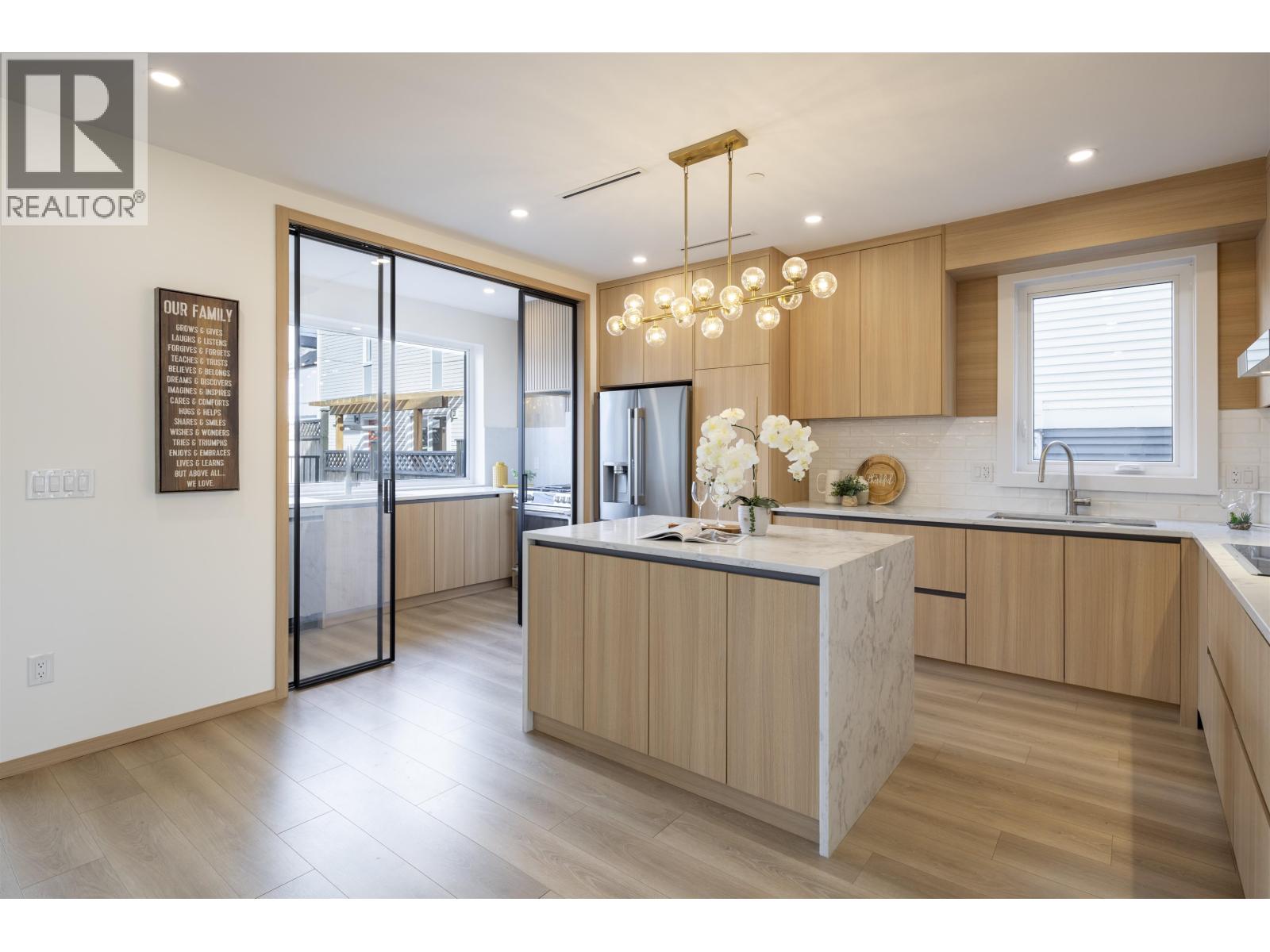 7 N Howard Avenue, Burnaby, British Columbia  V5B 1J6 - Photo 10 - R3102452