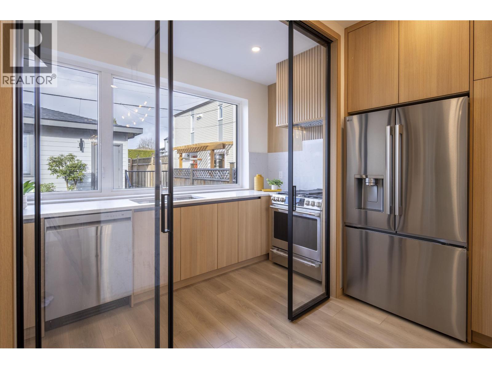 7 N Howard Avenue, Burnaby, British Columbia  V5B 1J6 - Photo 16 - R3102452