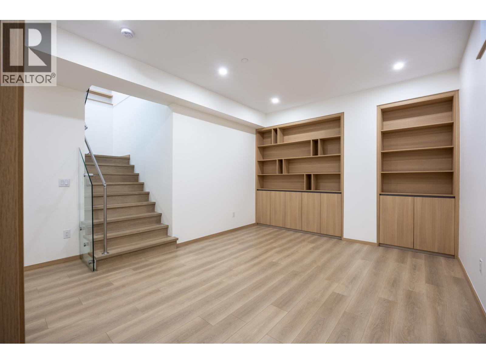 7 N Howard Avenue, Burnaby, British Columbia  V5B 1J6 - Photo 29 - R3102452