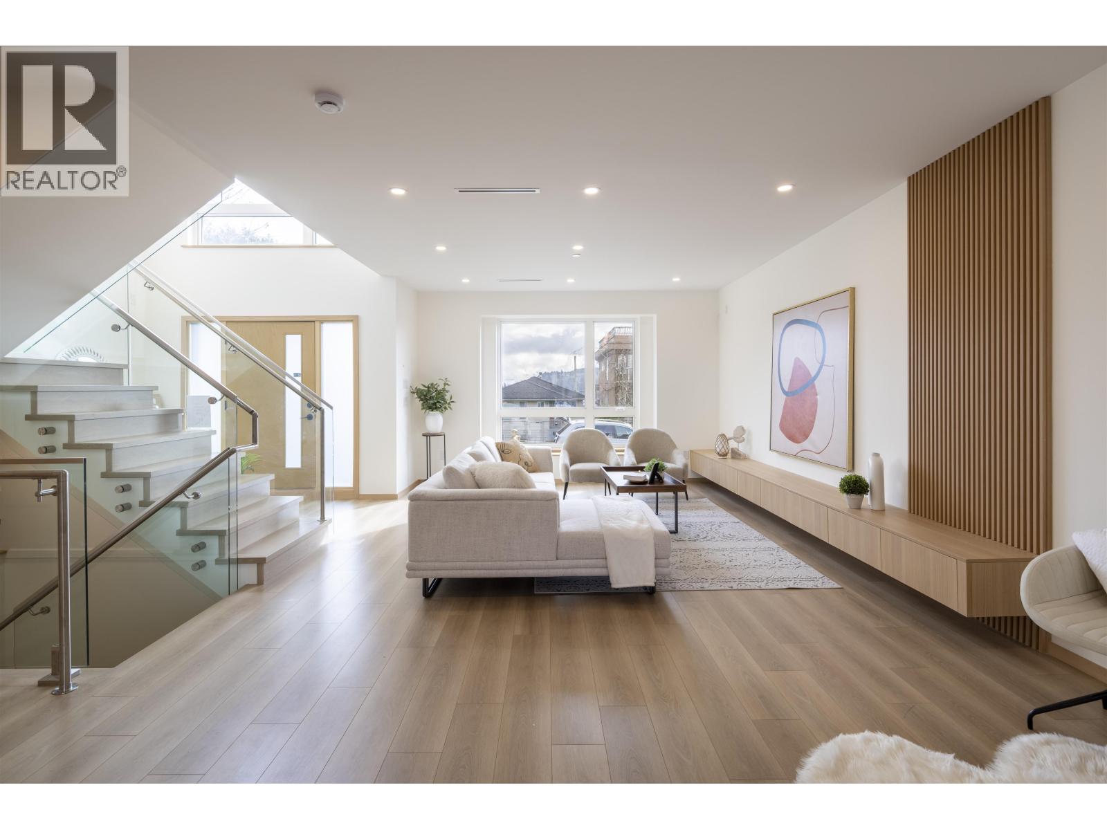 7 N Howard Avenue, Burnaby, British Columbia  V5B 1J6 - Photo 6 - R3102452