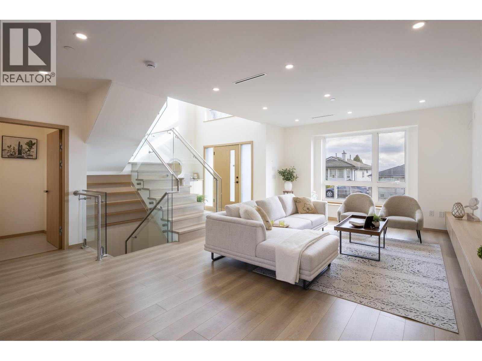 7 N Howard Avenue, Burnaby, British Columbia  V5B 1J6 - Photo 7 - R3102452