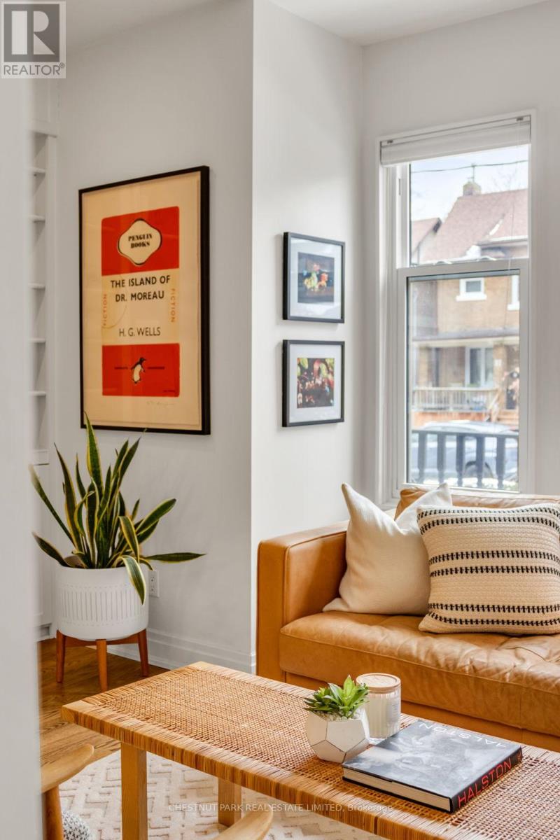 30 Coady Avenue, Toronto, Ontario  M4M 2Y8 - Photo 11 - E12912704