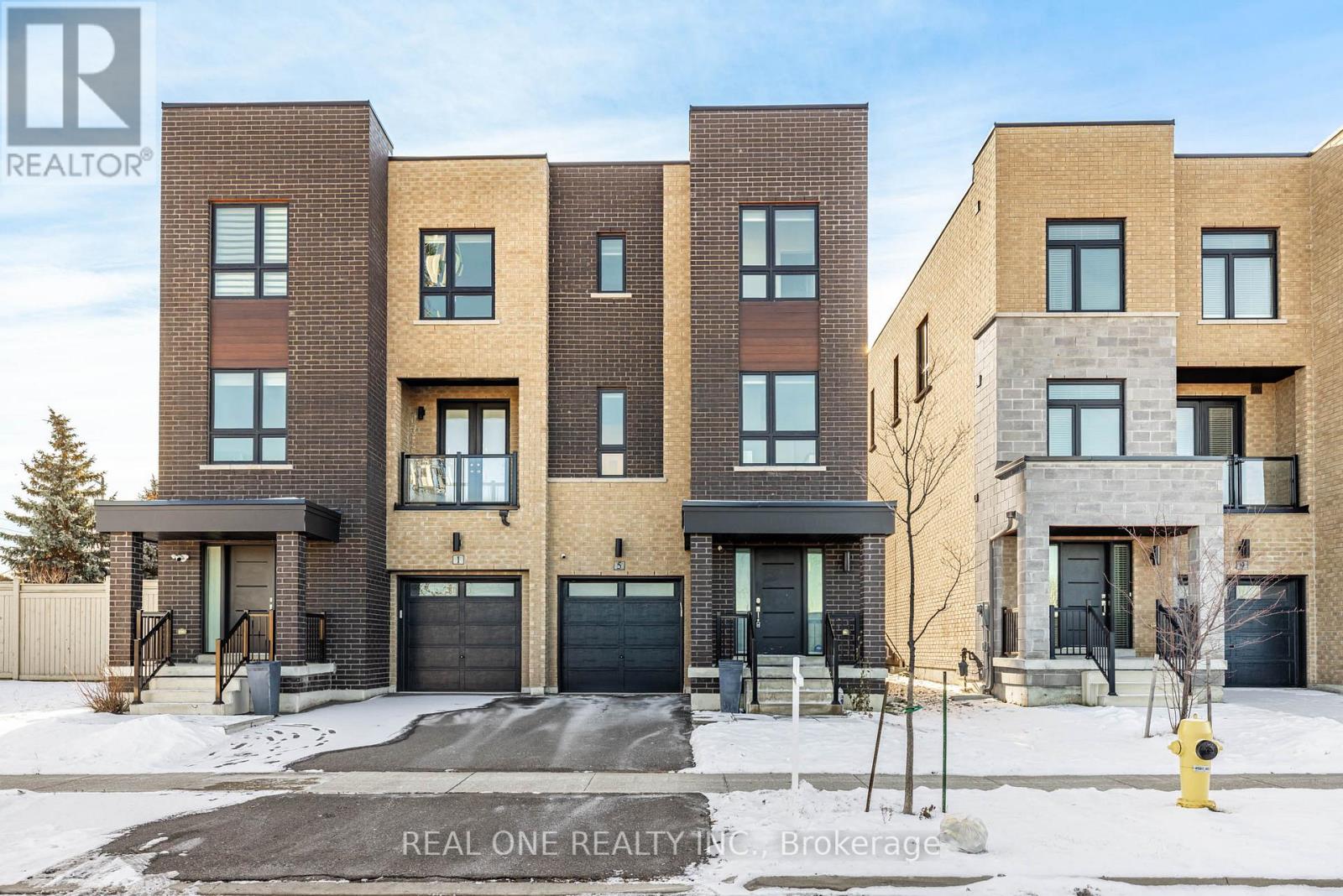 5 Gridiron Gate, Vaughan, Ontario  L4H 4W8 - Photo 2 - N12912678