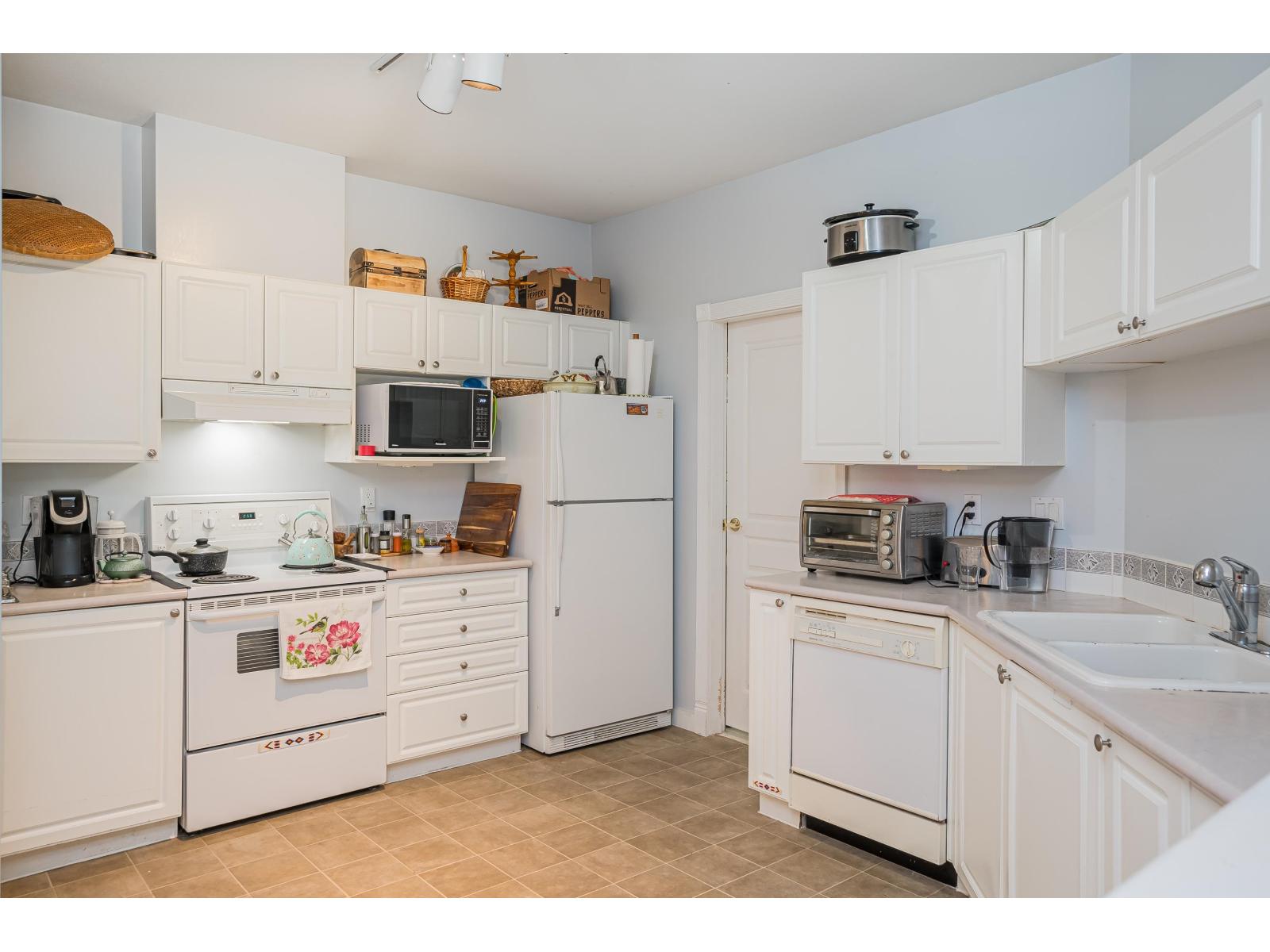 114 10320 156 Street, Surrey, British Columbia V3W 0W8 - Photo 9 - R3098003