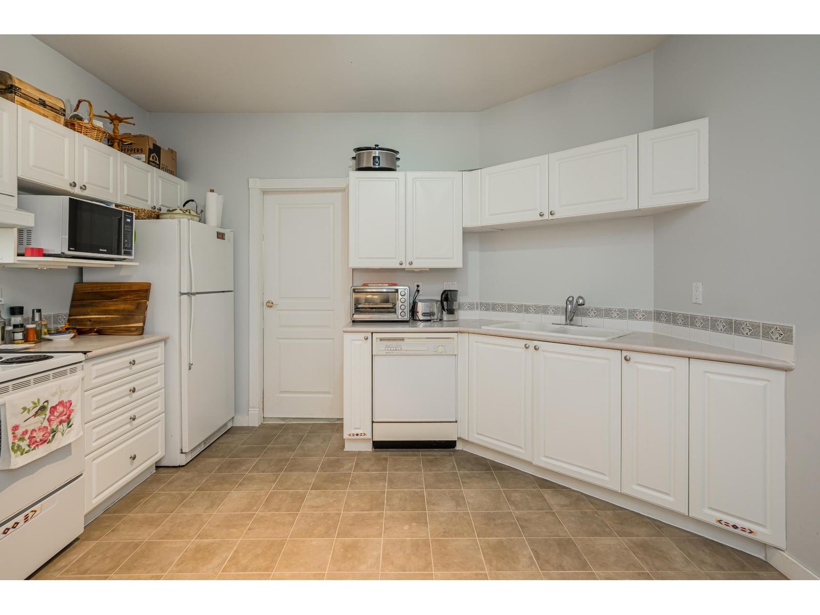 114 10320 156 Street, Surrey, British Columbia V3W 0W8 - Photo 12 - R3098003