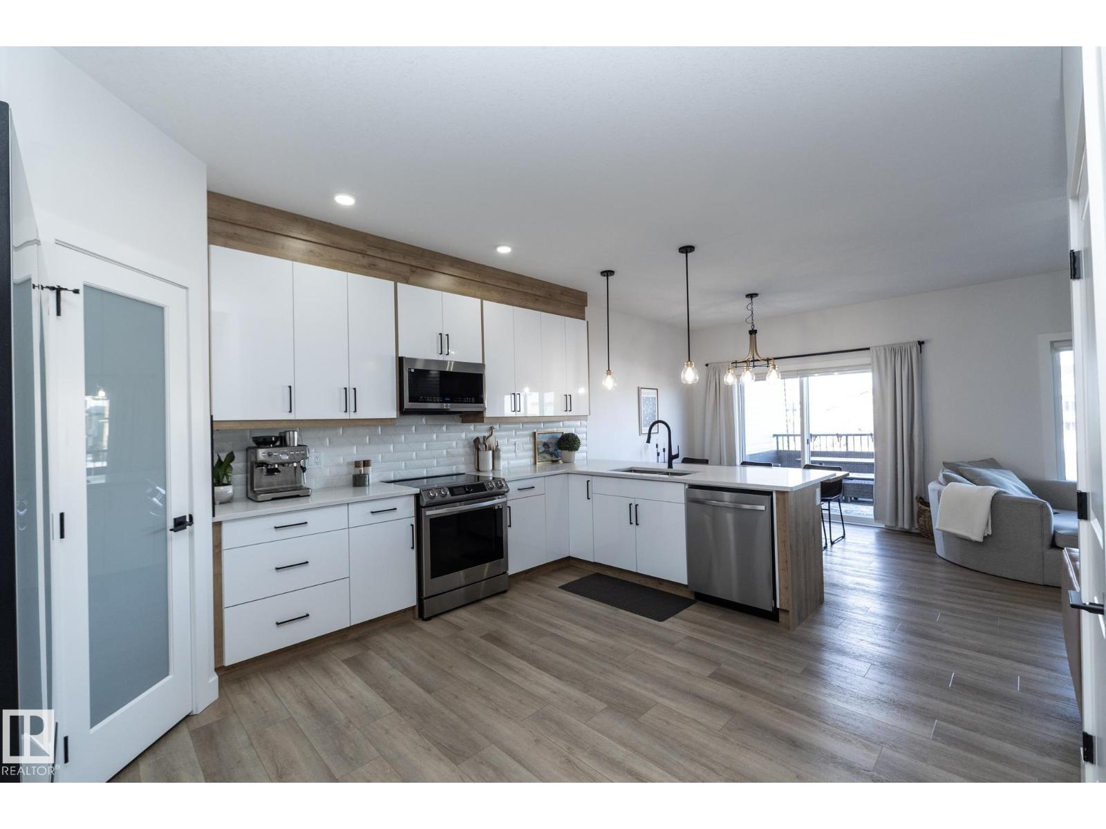 56 Amberley Ba, Spruce Grove, Alberta  T7X 2X4 - Photo 3 - E4478767